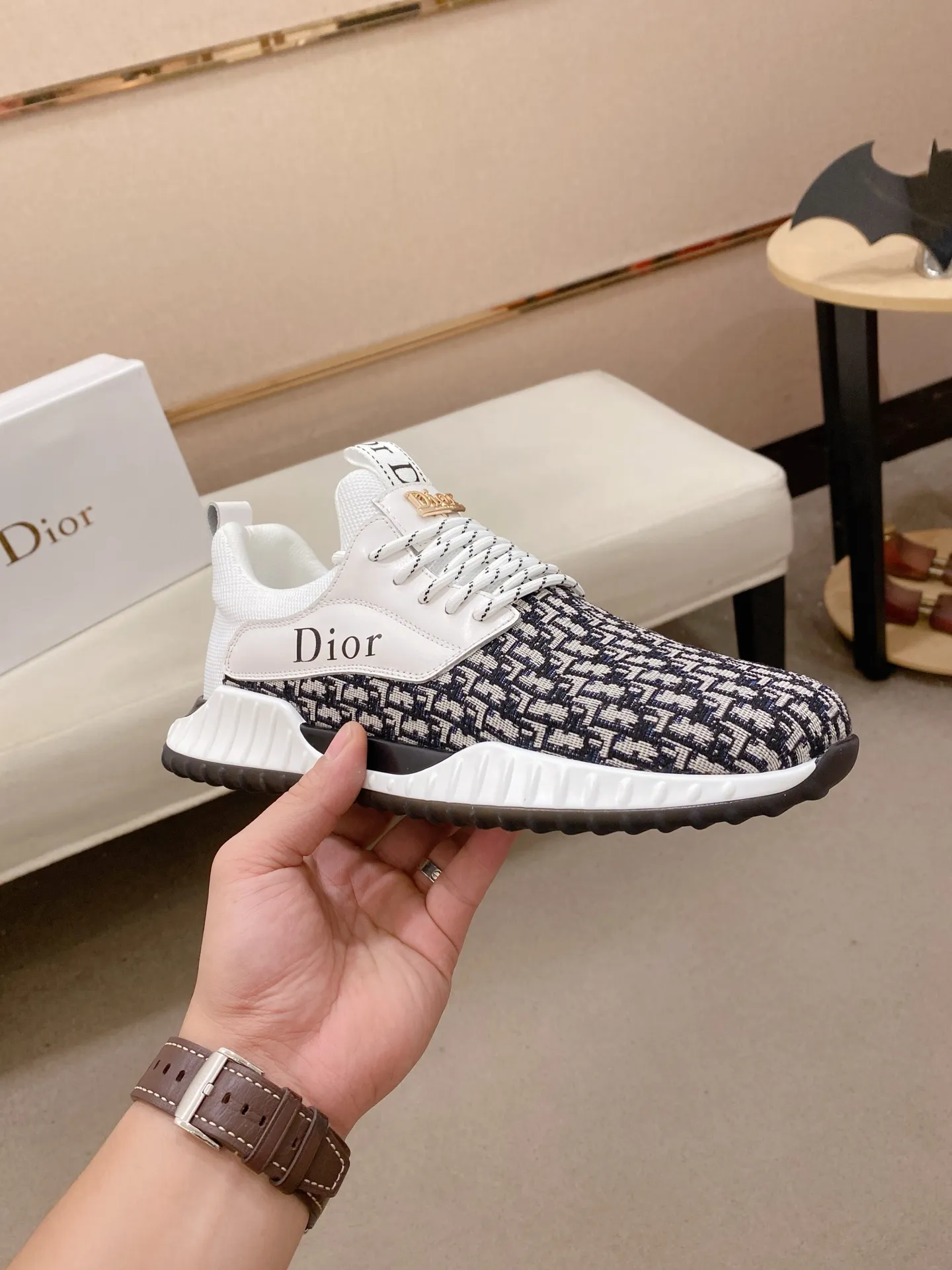 Factory price: 440💰[Dior·Dior] New casual sports style men's shoes, new spring and summer design, perfect workmanship, lace-up lazy style to create wardrobe quality, upper: imported cowhide, sheepskin lining is soft and comfortable, ultra-light TPU wear-resistant outsole, simple, versatile fashion men's shoes, excellent color code number 38--44. (Can be customized for 45 non-refundable)